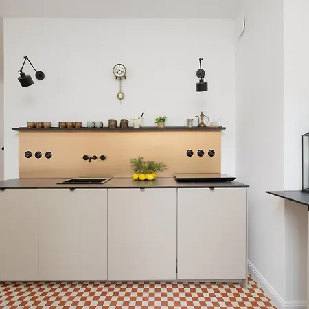 Elegant Near Royal Baths Park By Renters Apartment Warsaw